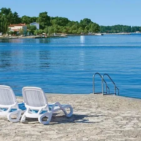 Stana A2+2 For 4 Persons With Balcony And Sea View Apartment