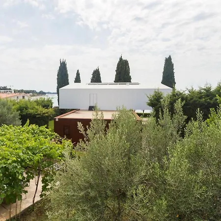 Stana A2+2 For 4 Persons With Balcony And Sea View Apartment Poreč